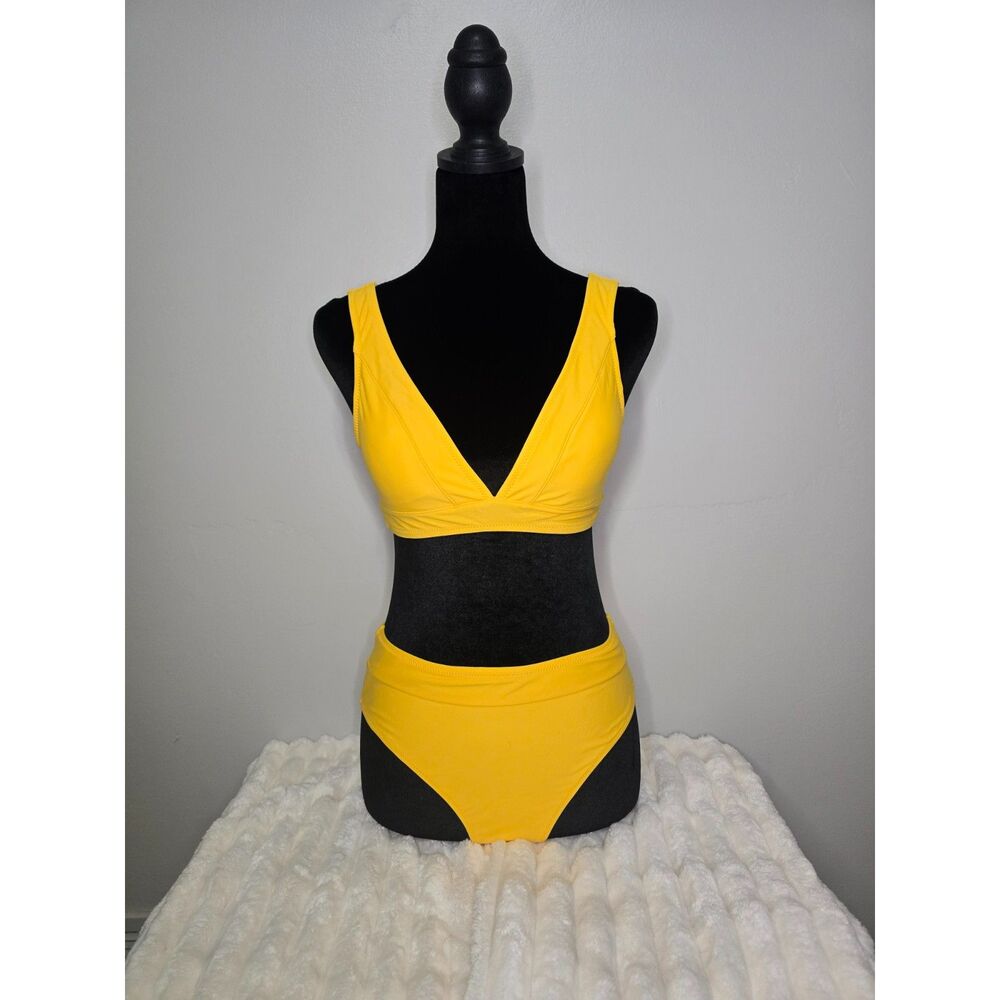 NWT Med Cupshe bikini - Picture 8 of 9